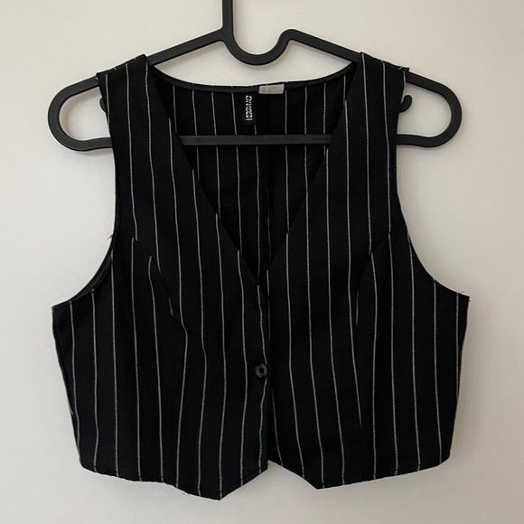 Navy pinstripe cropped vest - Picture 1 of 3